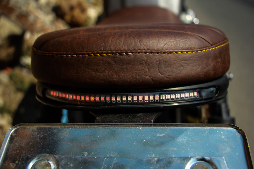 Honda CB400SF 15 tuổi lột xác với phong cách tracker tại Sài Gòn