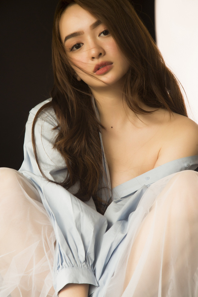 Kaity Nguyễn nổi loạn, gợi cảm cực hút hồn ở tuổi 19