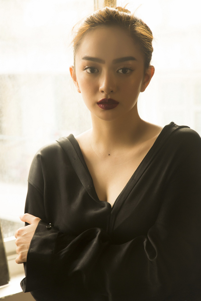 Kaity Nguyễn nổi loạn, gợi cảm cực hút hồn ở tuổi 19