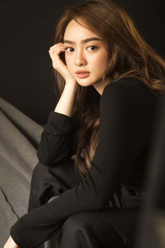 Kaity Nguyễn nổi loạn, gợi cảm cực hút hồn ở tuổi 19