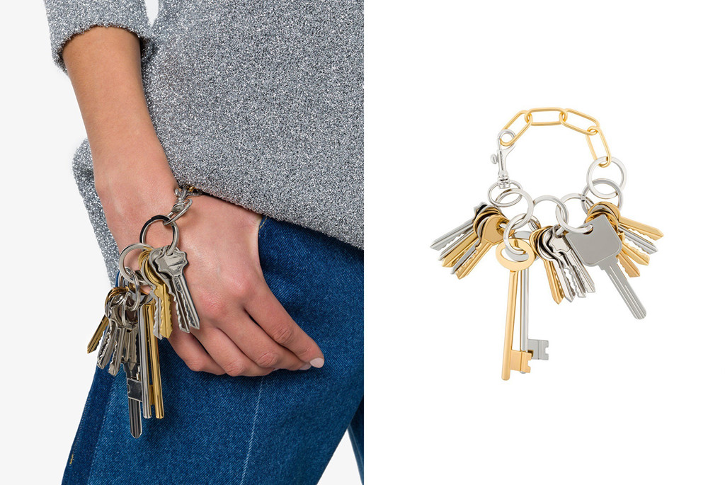 11 mẫu túi xách, phụ kiện đắt đỏ trông như đồ gia dụng