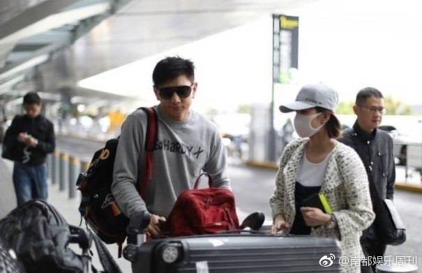 Lưu Thi Thi - Ngô Kỳ Long xuất hiện giữa scandal ly hôn vì ngoại tình, ngọt ngào bên nhau như thuở ban đầu