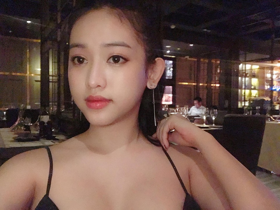 Giật mình vì Thúy Vi tăng cân, tung ảnh khoe vòng đầy 1 lấp ló Giật mình vì Thúy Vi tăng cân, tung ảnh khoe vòng đầy 1 lấp ló