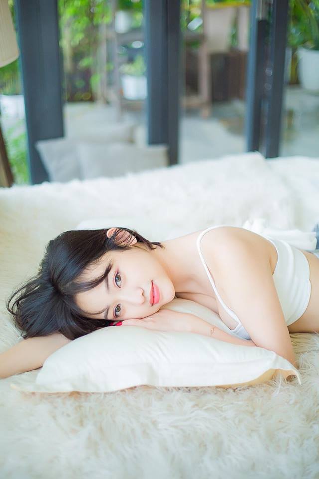Giật mình vì Thúy Vi tăng cân, tung ảnh khoe vòng đầy 1 lấp ló Giật mình vì Thúy Vi tăng cân, tung ảnh khoe vòng đầy 1 lấp ló