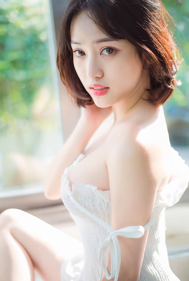 Giật mình vì Thúy Vi tăng cân, tung ảnh khoe vòng đầy 1 lấp ló Giật mình vì Thúy Vi tăng cân, tung ảnh khoe vòng đầy 1 lấp ló