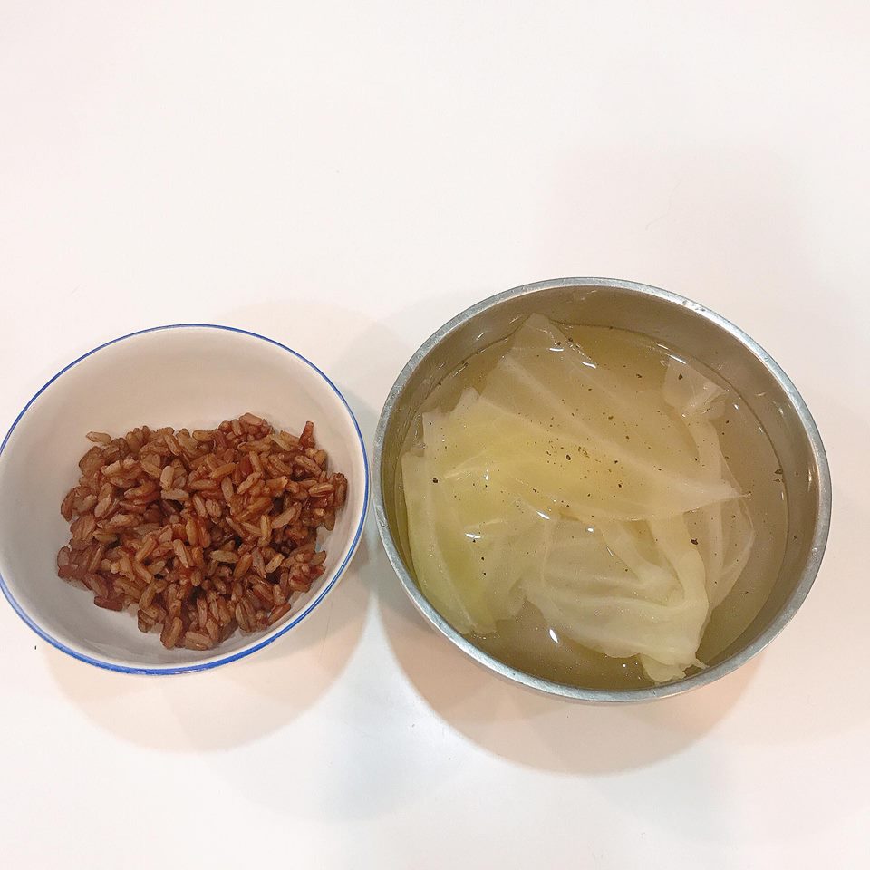 Giật mình vì Thúy Vi tăng cân, tung ảnh khoe vòng đầy 1 lấp ló