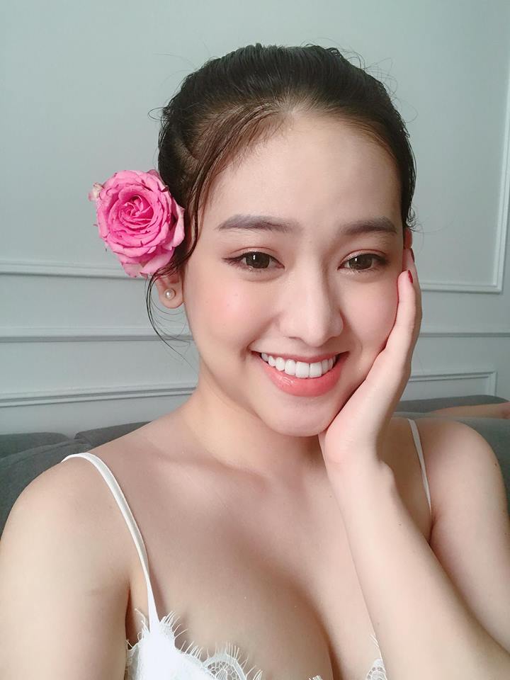 Giật mình vì Thúy Vi tăng cân, tung ảnh khoe vòng đầy 1 lấp ló Giật mình vì Thúy Vi tăng cân, tung ảnh khoe vòng đầy 1 lấp ló