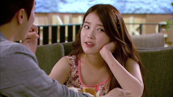 Đêm tân hôn, khi tôi hốt hoảng sợ đến mức quên cả mặc quần áo thì mẹ chồng lại bình tĩnh ra tay ứng cứu