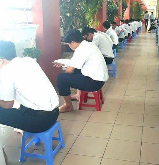 THCS và THPT Nguyễn Khuyến: Trường học như trại lính