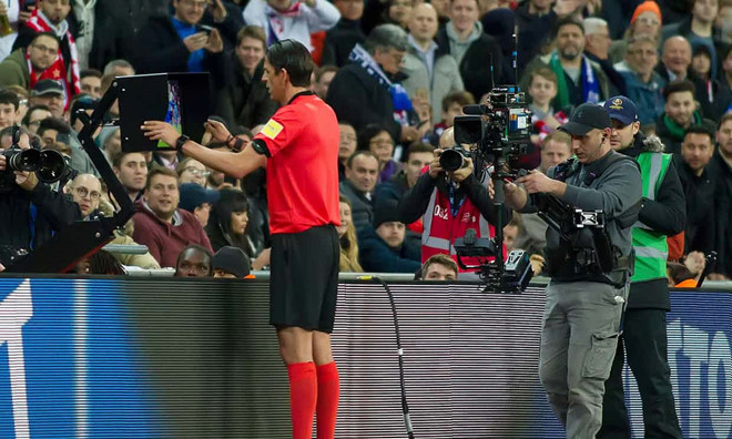 Premier League, Cúp châu Âu đồng loạt nói không với VAR