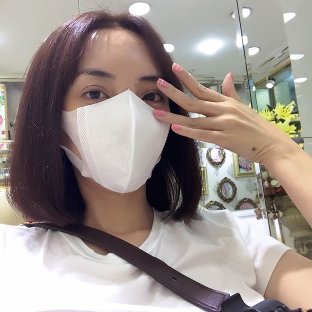 Sau chuyến đi Hàn, gương mặt của Hoa hậu hài Thu Trang ngày càng lạ lẫm?