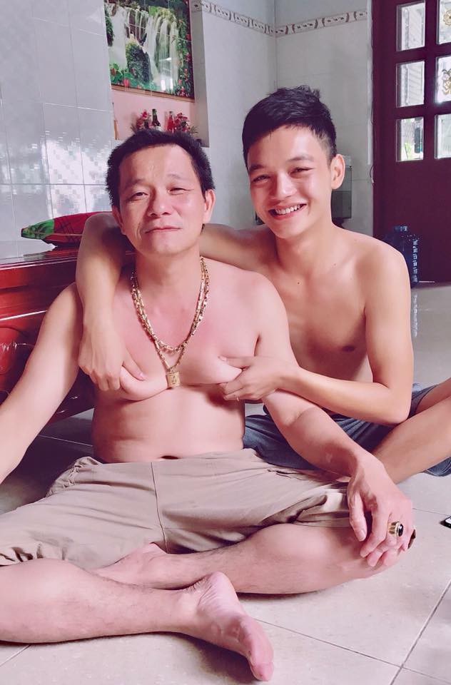 Khoe ảnh bố vợ và con rể hợp nhau như cạ cứng, cô nàng khuyên chị em: Cưới đi, đừng sợ!