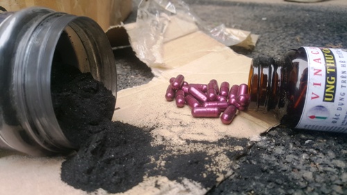 Uống bột than tre chữa ung thư coi chừng thêm chất độc vào người