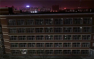 Màn ảo thuật bằng ánh sáng trong KTX sinh viên chứng minh sức mạnh của đoàn kết là có thật