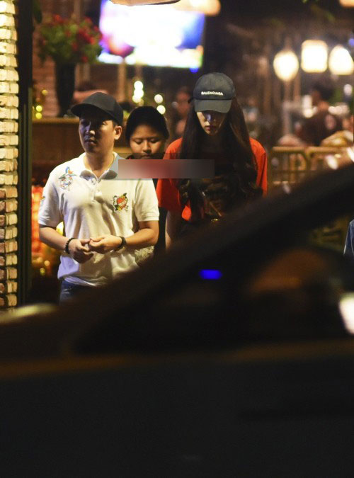 Hương Giang, Trường Giang bí mật đi ăn riêng, thân mật tiễn ra tận xe