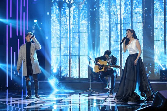 Lan Phương khóc khi vừa ôm bụng bầu vừa hát