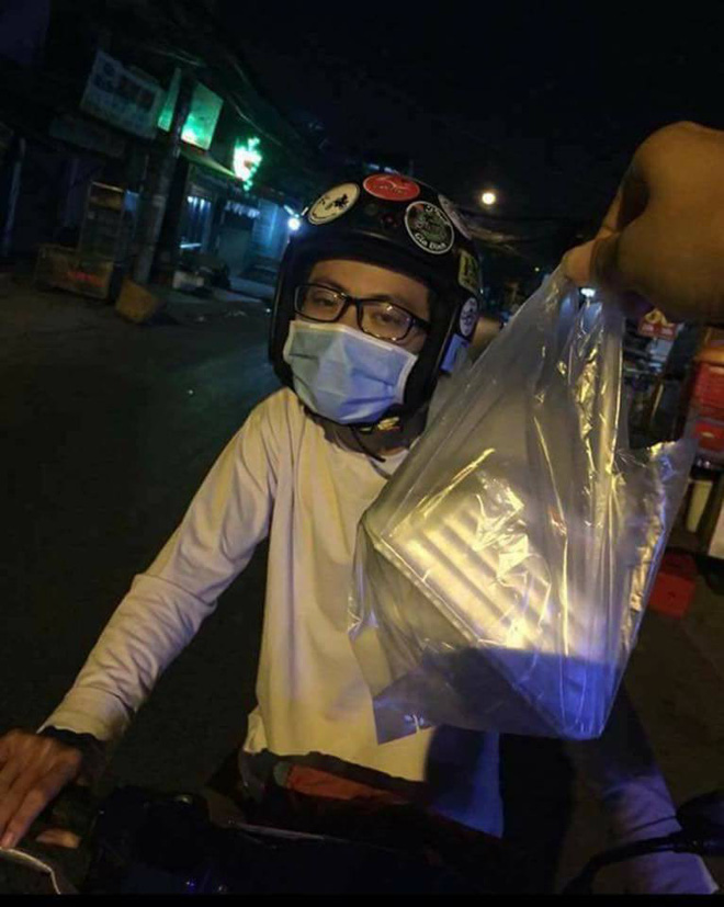 Câu chuyện Hãy yêu chàng trai chỉ còn 20k mà dám bỏ 15k để mua đồ ăn cho bạn nhận cả núi gạch đá của cư dân mạng