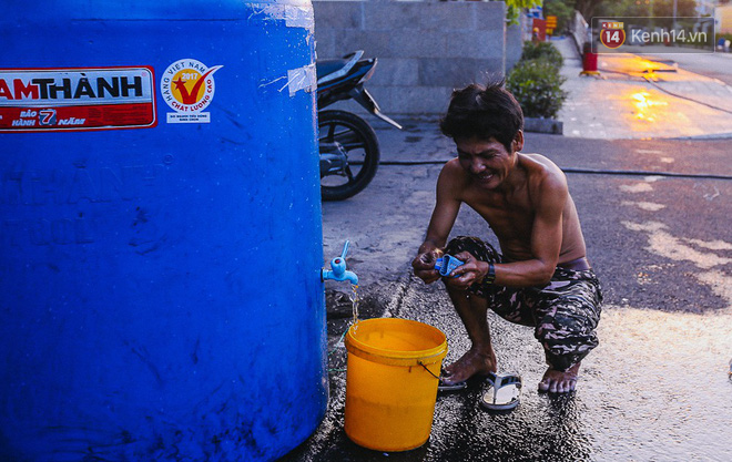 Cuộc sống u tối, lạnh lẽo của những cư dân bám trụ chung cư Carina sau vụ cháy 13 người chết
