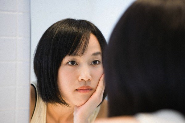 Bất lực nhìn người yêu mang tiền làm việc khác khi tôi đang gặp khó khăn