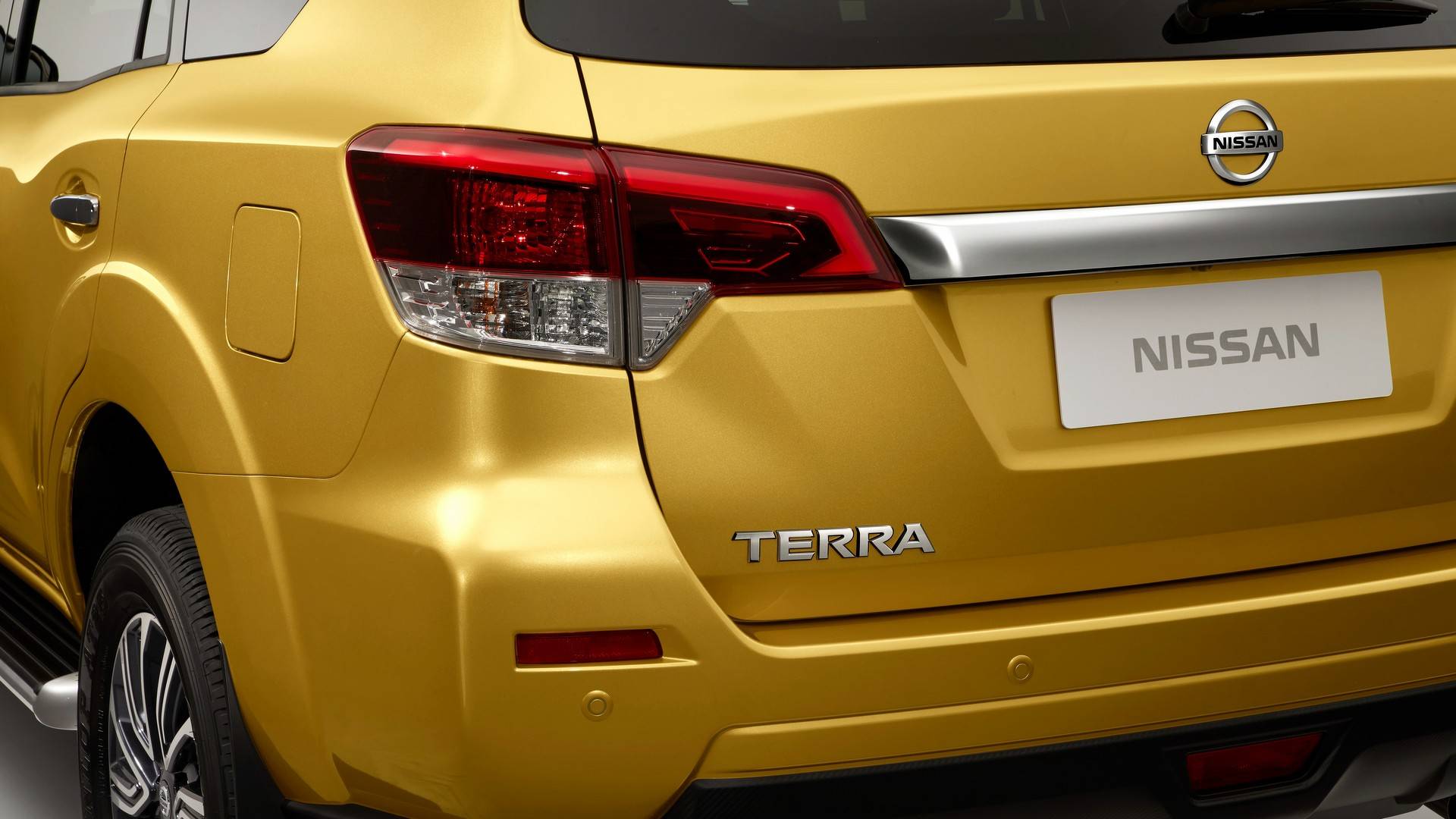 Đối thủ của Fortuner, Nissan Terra 2018 có giá bán chính thức Đối thủ của Fortuner, Nissan Terra 2018 có giá bán chính thức
