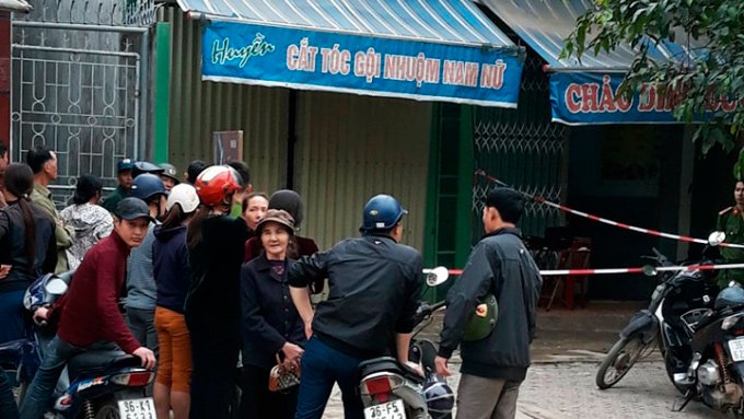 Vợ chết, chồng treo cổ trong quán gội đầu