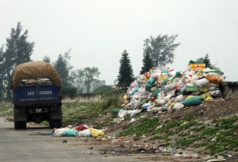 Rừng phòng hộ kêu cứu vì cảnh khủng khiếp khó tin