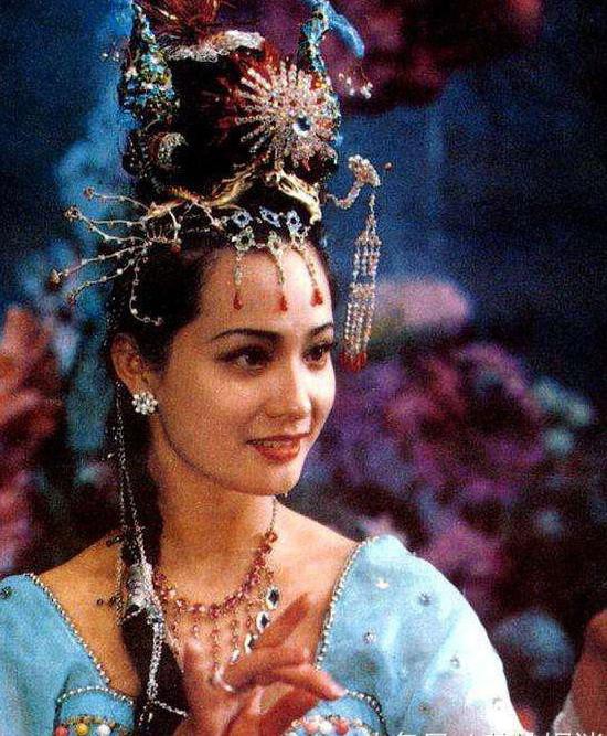 Sau 30 năm, nữ yêu tinh đẹp nhất Tây Du Ký 1986 trở thành bà trùm giàu có