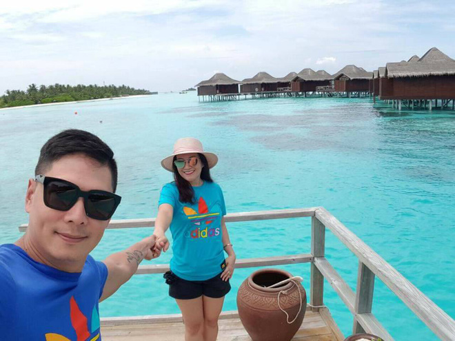 Sau bao ồn ào tình ái, vợ chồng Bình Minh cuối cùng vẫn kịp kỉ niệm 10 năm ngày cưới trong yên bình Sau bao ồn ào tình ái, vợ chồng Bình Minh cuối cùng vẫn kịp kỉ niệm 10 năm ngày cưới trong yên bình