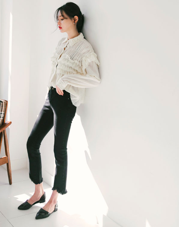 Chẳng cần đến cao gót lênh khênh, nàng công sở vẫn đầy duyên dáng với muôn kiểu kết hợp giày bệt này Chẳng cần đến cao gót lênh khênh, nàng công sở vẫn đầy duyên dáng với muôn kiểu kết hợp giày bệt này