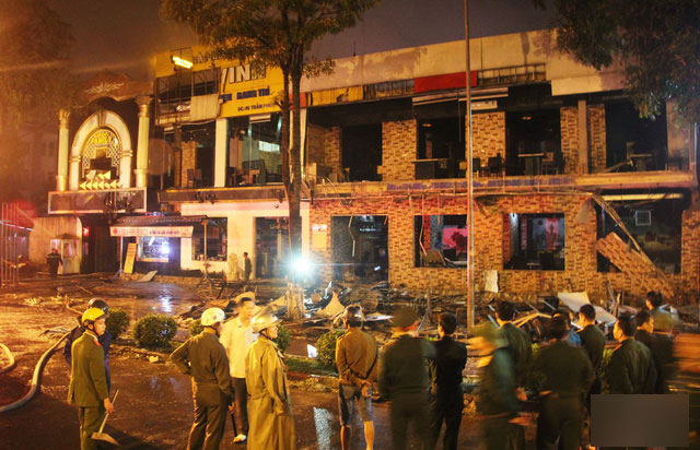 Nhân viên quên khóa bình gas, quán nướng nổ thiệt hại 10 tỉ