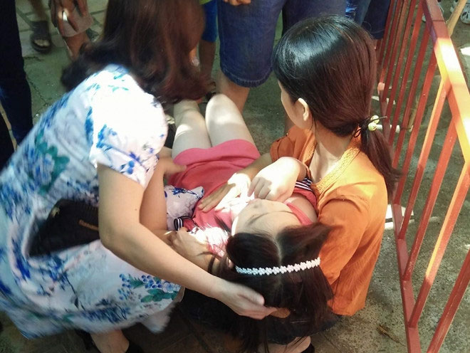 Trò chơi vũ trụ bay bị đứt cáp, 2 trẻ em rơi từ độ cao hơn 4 m