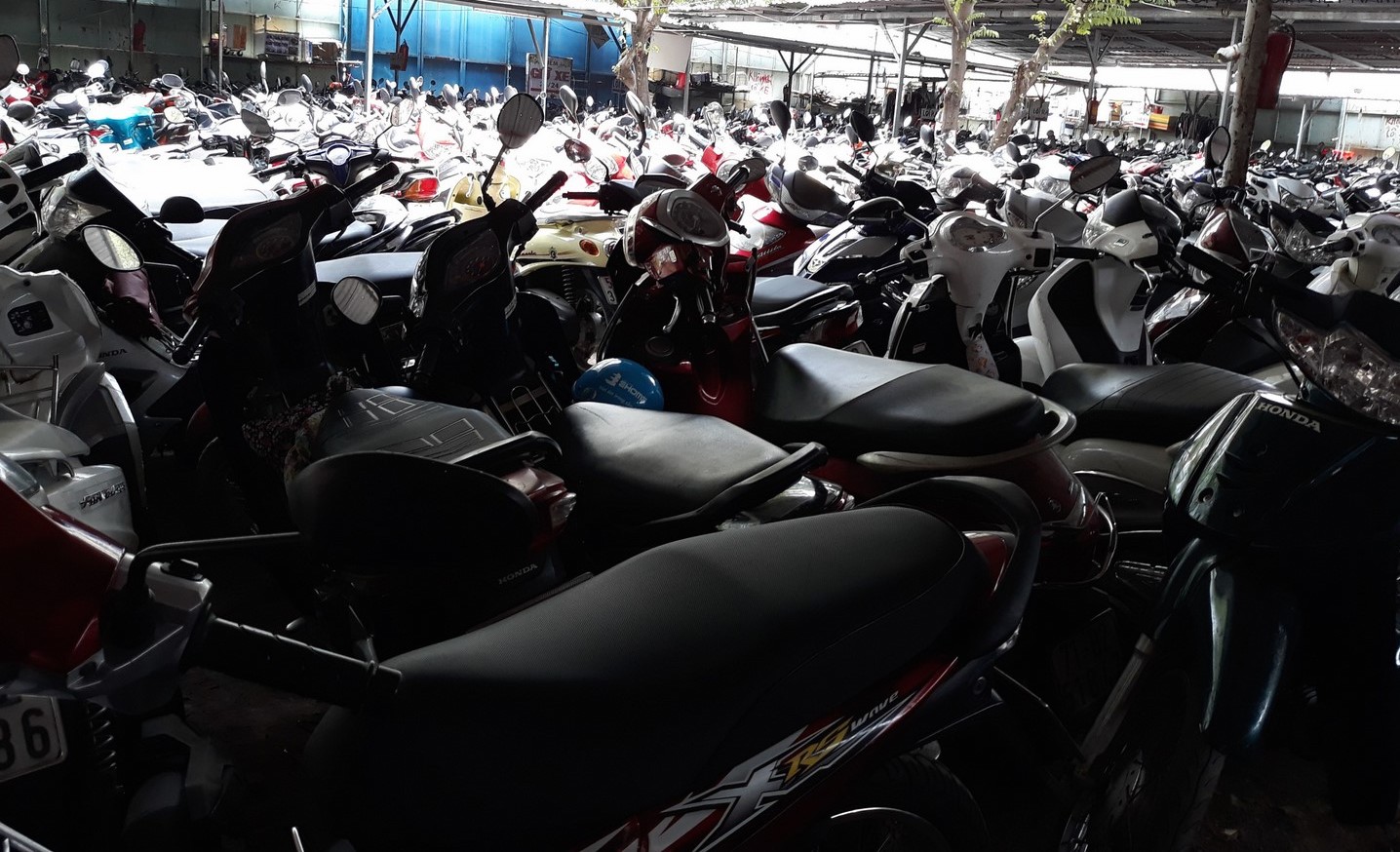 Nhiều điểm giữ xe tại trung tâm TP.HCM vẫn vô tư chặt chém khách hàng