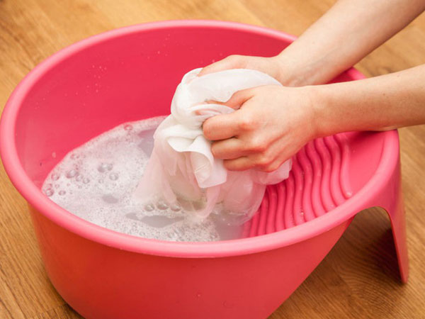 Bé 2 tháng tuổi bị nhiễm bệnh phụ khoa chỉ vì sai lầm của mẹ khi giặt quần áo Bé 2 tháng tuổi bị nhiễm bệnh phụ khoa chỉ vì sai lầm của mẹ khi giặt quần áo