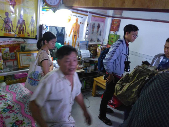 Đột kích cửa hàng bán sản phẩm trị ung thư bằng than tre ở TP HCM Đột kích cửa hàng bán sản phẩm trị ung thư bằng than tre ở TP HCM