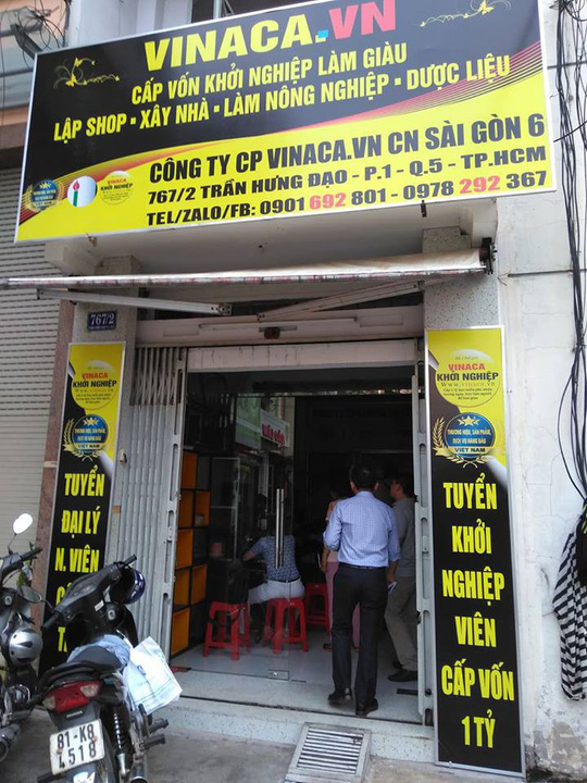 Đột kích cửa hàng bán sản phẩm trị ung thư bằng than tre ở TP HCM Đột kích cửa hàng bán sản phẩm trị ung thư bằng than tre ở TP HCM