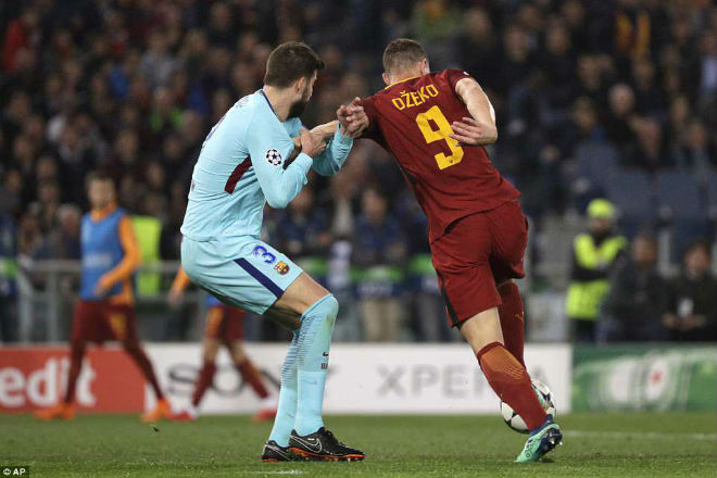 Messi núp bóng vua Ronaldo: Đuổi Pique & Busquets, nhắm dàn SAO thế chỗ