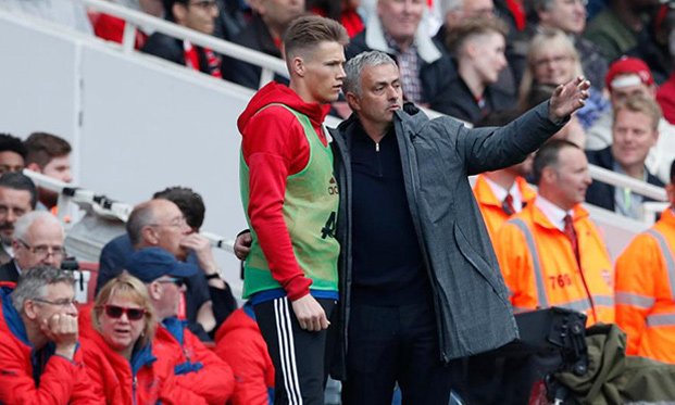 Mourinho mạnh tay trảm hàng loạt ông kễnh MU