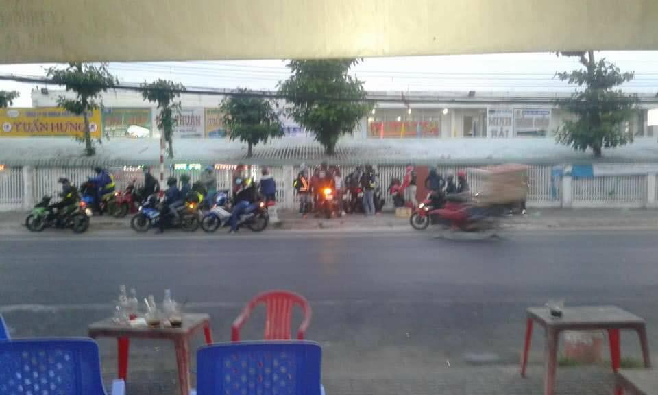 Nhóm phượt thủ 28 người qua đêm ở quán cafe võng hết 400k rồi đăng đàn chê đắt khiến cộng đồng phản ứng kịch liệt