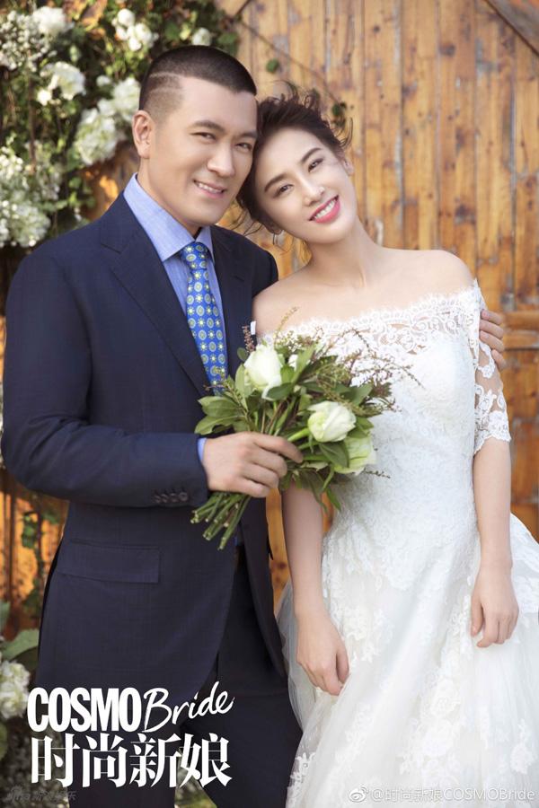 Sau bao năm làm người giấu mặt, hai bà vợ kín tiếng nhất Cbiz cuối cùng nhận được trái ngọt