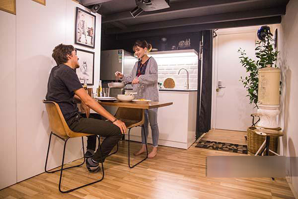 Căn hộ chỉ 18m² của đôi trẻ ở Sài Gòn gây bất ngờ vì quá rộng rãi và thông minh