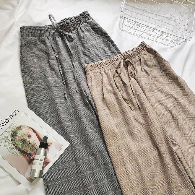Hè này nếu mua quần culottes, bạn hãy chọn loại cạp chun bản to để sơ vin với áo gì cũng xinh Hè này nếu mua quần culottes, bạn hãy chọn loại cạp chun bản to để sơ vin với áo gì cũng xinh