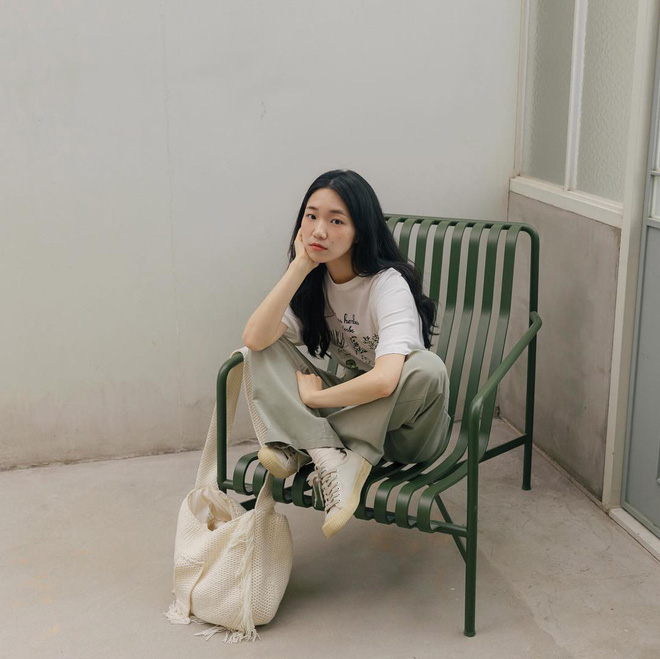 Hè này nếu mua quần culottes, bạn hãy chọn loại cạp chun bản to để sơ vin với áo gì cũng xinh Hè này nếu mua quần culottes, bạn hãy chọn loại cạp chun bản to để sơ vin với áo gì cũng xinh