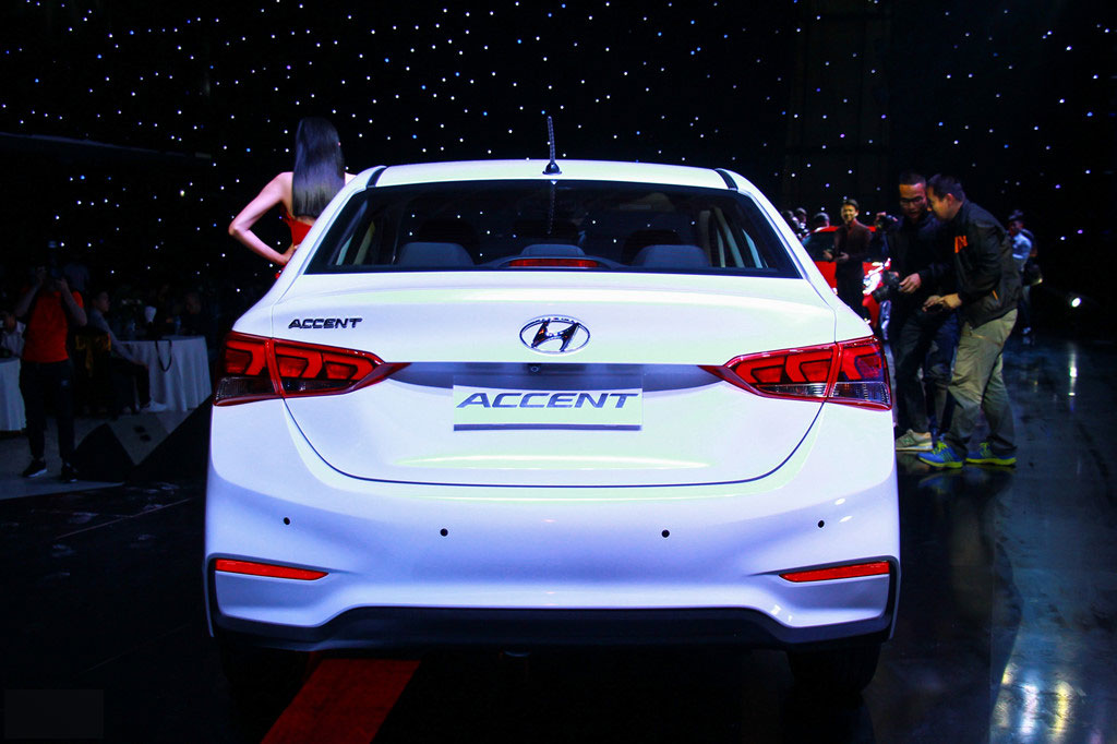 Hyundai Accent 2018 ra mắt với giá từ 425 triệu đồng Hyundai Accent 2018 ra mắt với giá từ 425 triệu đồng