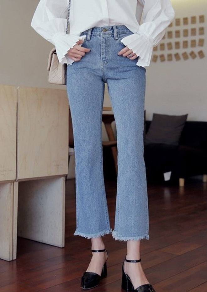 4 lưu ý giúp bạn diện quần jeans ống vẩy max đẹp 4 lưu ý giúp bạn diện quần jeans ống vẩy max đẹp