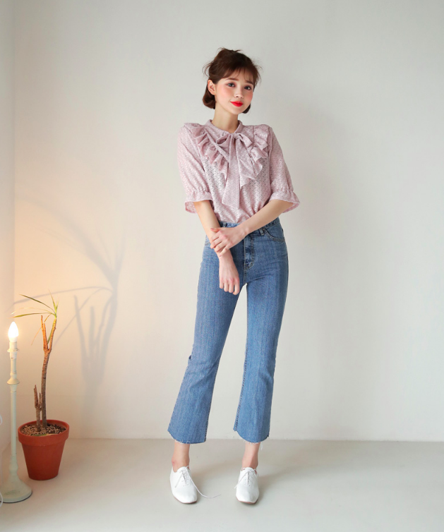 4 lưu ý giúp bạn diện quần jeans ống vẩy max đẹp 4 lưu ý giúp bạn diện quần jeans ống vẩy max đẹp