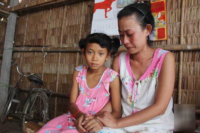 Con rể ghen với bố vợ, phóng hỏa đốt cả nhà khiến bố vợ tử vong, hai mẹ con bị phỏng không có tiền chạy chữa