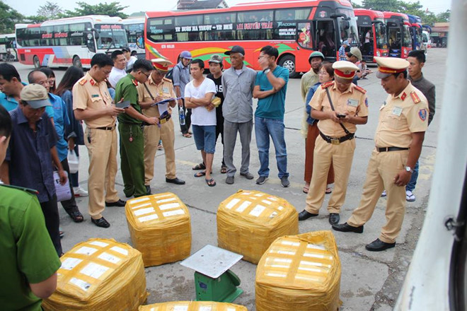 Phát hiện 400 kg heo sữa bốc mùi hôi thối trên đường vào quán ăn