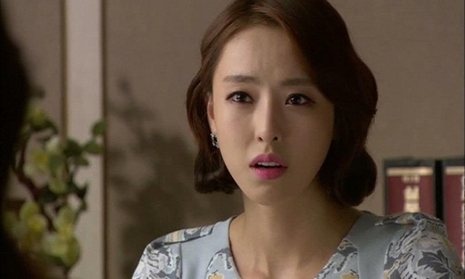 Ông chồng quái tính thích vợ mặc đồ thiếu vải để ra oai với bạn bè khiến tôi xấu hổ chẳng còn mặt mũi gặp ai