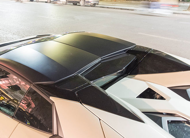 Lamborghini Aventador mui trần 40 tỷ chuyển hộ khẩu vào Sài Gòn