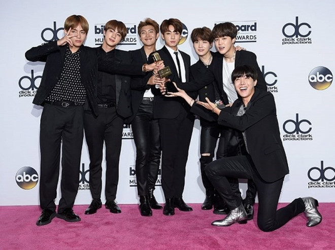 BTS năm thứ 2 được đề cử Billboard Music Awards, đối đầu Justin Bieber